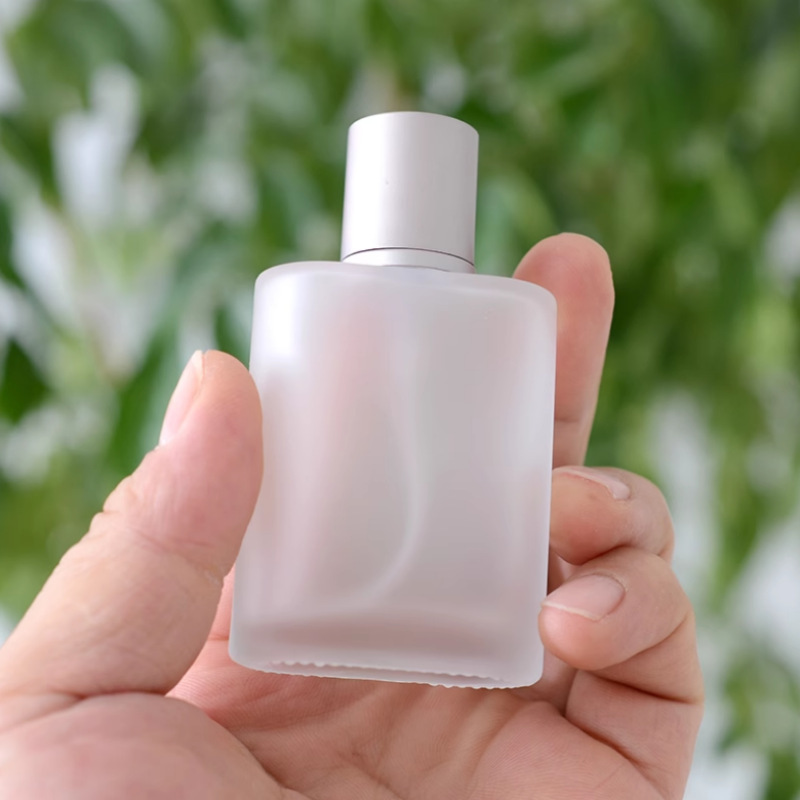 Perfume Fragrance World Qahwa - 30/50mlスクリューキャップ付きサンドブラスト加工ガラス香水瓶、空の詰め替え可能なファインミストトラベルスプレーボトル（香水、エッセンシャルオイル用）