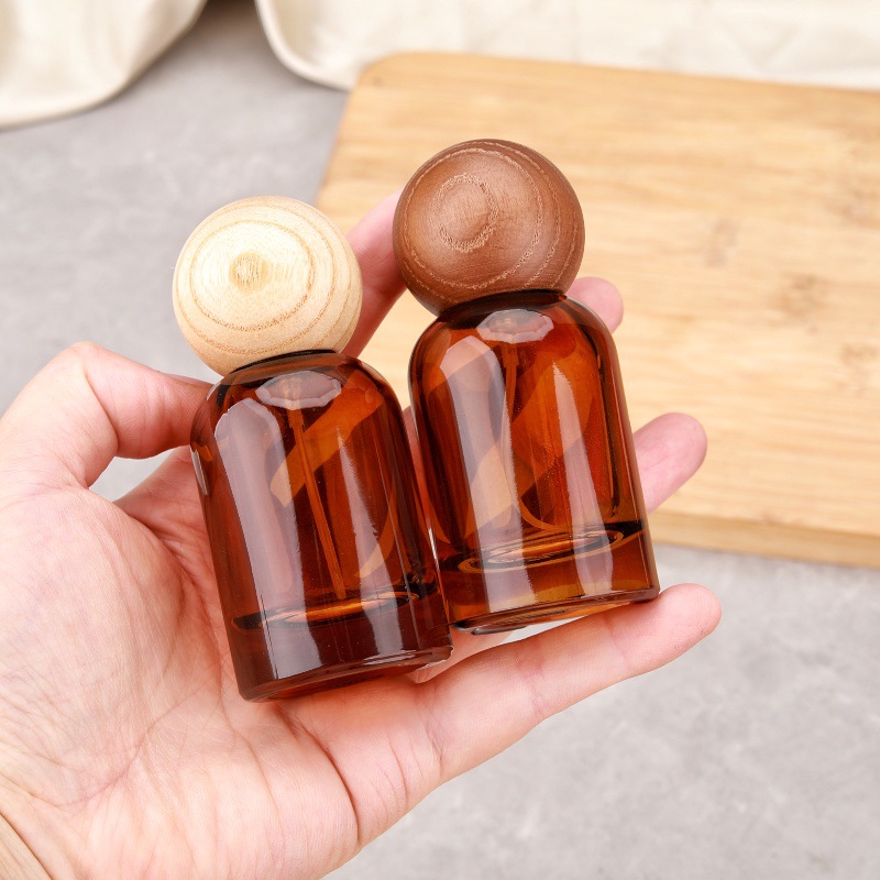 旅行用香水瓶 アンバー 空の香水スプレー容器 木製キャップ付 - Perfume Fragrance World Qahwa のレビューと価格