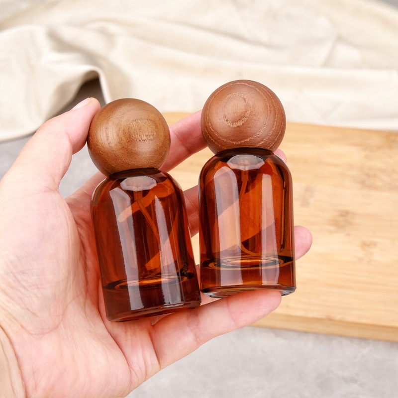 旅行用香水瓶 アンバー 空の香水スプレー容器 木製キャップ付 - Perfume Fragrance World Qahwa のレビューと価格