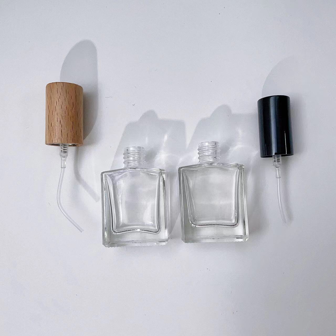 ガラスフレグランススプレー,ポータブル,正方形,詰め替え可能 - Perfume Fragrance Liquid のレビューと価格